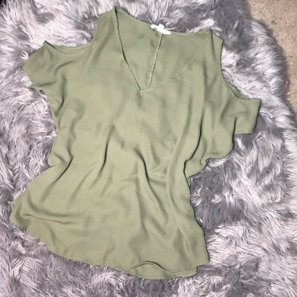 Hippie Rose Tops - Hippie Rose olive green cold shoulder top XL
